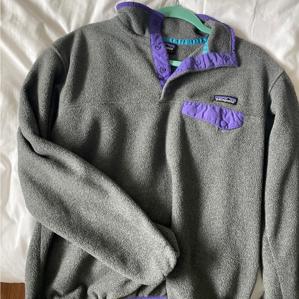 Gray & Purple women’s Patagonia sweatshirt